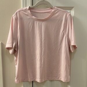Lululemon Cropped XS/S Pink Athletic Top🩷